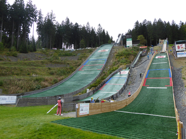 Die Ochsenkopfschanzen in Bischofsgrün (von links nach rechts: K64, K15, K30)