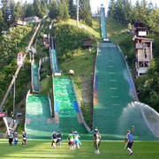 Nachtspringen in Oberstdorf: Sieg für Denis Klarin