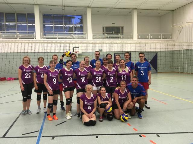 Neue Trikots der Volleyballer*innen