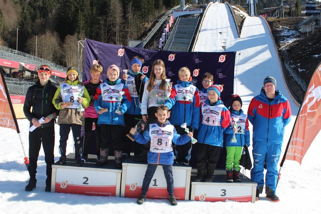 Erfolgreiches Team mit Trainer Philipp Laminet