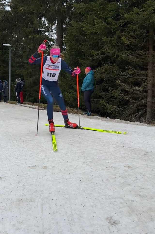 Ada Zwack auf dem Weg zu Platz 6 beim Einzelstartrennen am Samstag, den 16.03.2024 zwischen Deutschlands besten Langläuferinnen ihrer Altersklasse (U15, w)!