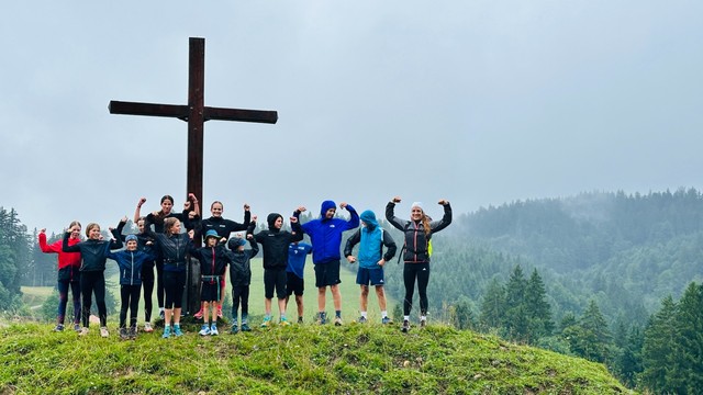 Klatschnass am Gipfel des Wenger Egg!