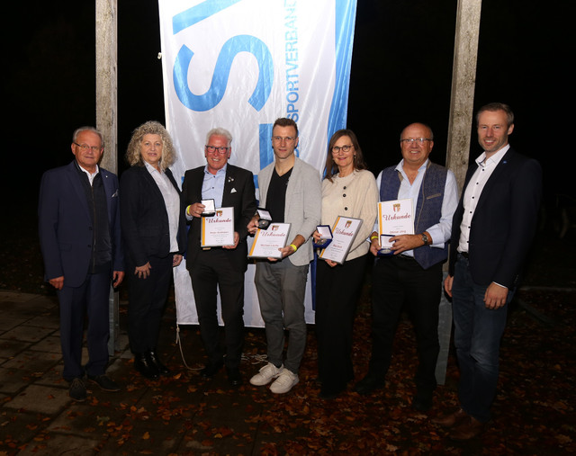 Geehrte des Kreises Oberallgäu/Kempten am Bezirksehrenamtstag 2025 mit Verantwortlichen des BLSV Bezirk Schwaben.