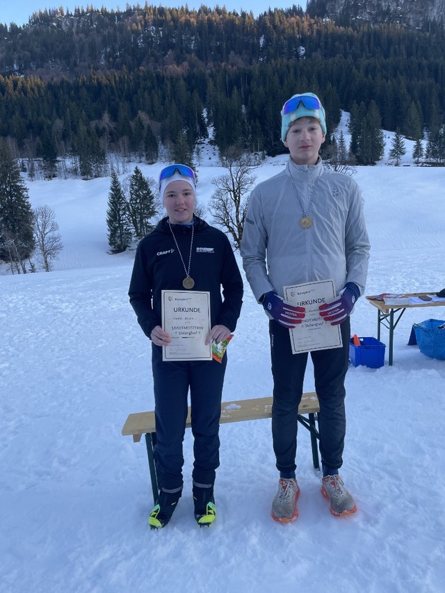 Linda Grotz (U15) und Aaron Zwack (U14) holen sich den Kemptener Stadtmeistertitel in der AK U14/15!