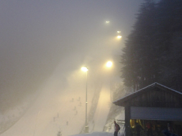 Die K60-Schanze in Baiersbronn am Ruhestein war in der Früh noch im dichten Nebel