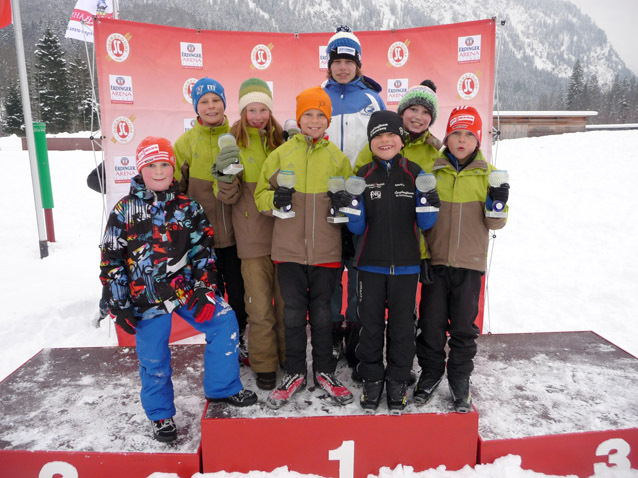 Das erfolgreiche Buchenberger Team (v.l.n.r.): Aaron Wiedemann, David Mach, Sophia Maurus, Simon Mach, Florian Hüttl, Jakob Schupp, Simon Hüttl und Lucas Mach