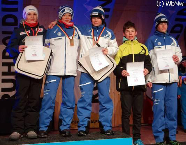 Florian (ganz rechts) bei der Siegerehrung im Spezialspringen