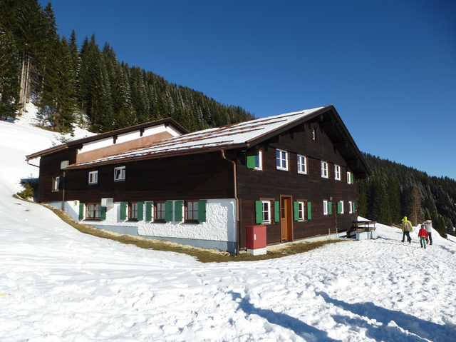 Die 1430 m ü.N.N. gelegene Zaferna-Hütte oberhalb von Mittelberg im Kleinwalsertal  