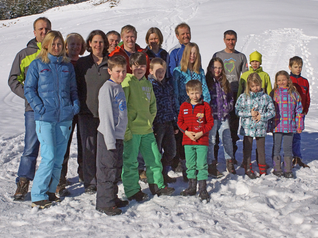 Das Skisprung-Team samt Trainer und Eltern waren sich einig: „Das waren super-tolle Hüttentage!“ 