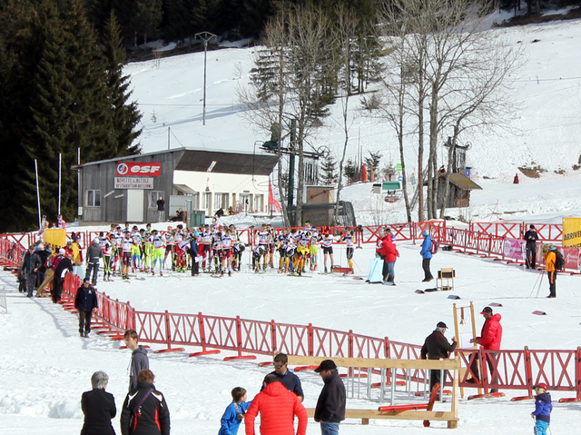 Aufstellung im Start-Ziel-Bereich zum 5-km-Sprintrennen