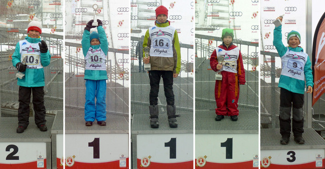 Die Buchenberger Podestplätze bei der Gesamtsiegerehrung der Möbel Löffler Mini-Schanzen-Tournee (von links nach rechts): Beat Wiedemann, Ansgar Schupp, Simon Mach, Lucas Mach (vertreten durch Elias) und Jakob Schupp